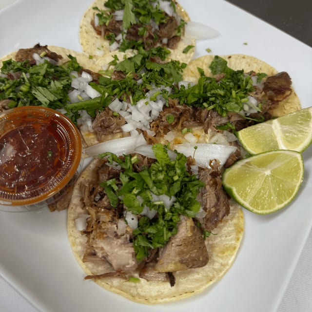 CARNITAS TACOS.