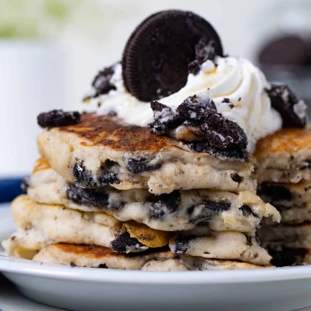 OREO COOKIES PANCAKES.