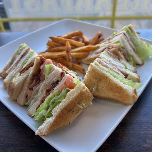 Club Sandwich w/FF.
